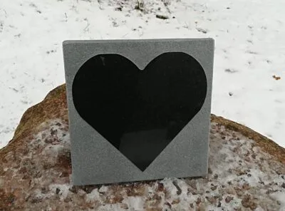 Hauaplaat-süda – 20x20x3cm