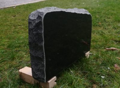 Hauakivi-U-56x38x10cm
