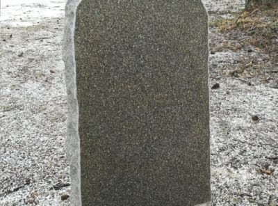 Hauakivi-pruun-37x64x12cm