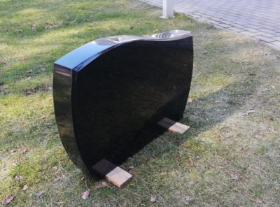 Hauakivi-sh-74x50x10cm