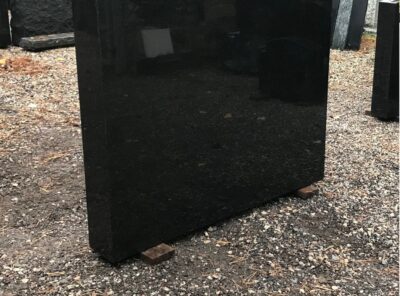 Hauakivi-gabro-pol-90x70x12cm
