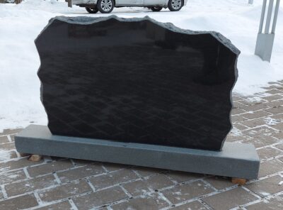 Hauakivi-U-77x48x10cm