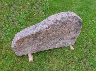Hauakivi-maakivi-punane-67x39x10cm