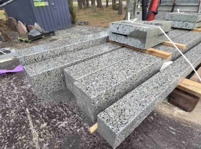 Lihvitud betoon piire hauaplatsile mõõtudega 2,5×2,5m