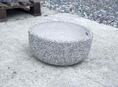 Ваза-округлая-каменная-щебенка-светло-серая-35×15см