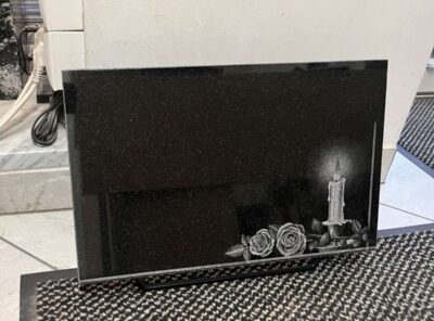 Hauaplaat-küünal ja roos-40x25x3cm