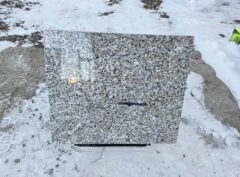 Hauaplaat-castillo-43x37x3 koos graveeringu ja metallalusega