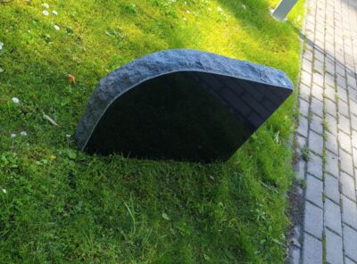 Hauakivi- g10-65x47x10cm