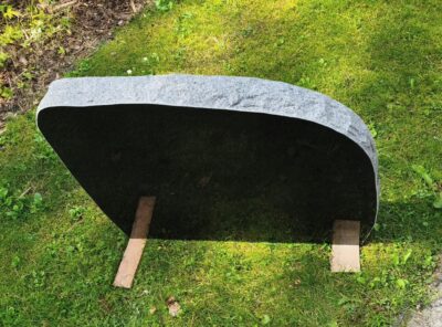 Hauakivi-GK1-77x59x10cm
